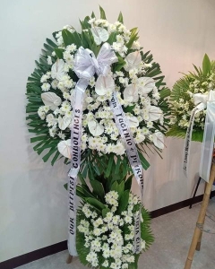 Graceful Tribute Wreath